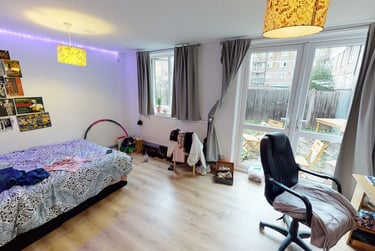 4 bed flat, Sedgmoor Place, Southwark, London, SE57SE - Image 1