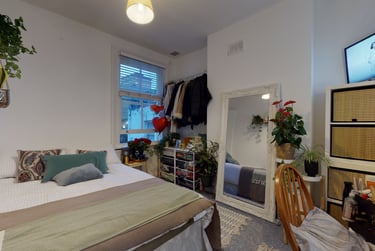 3 bed flat, Thorparch Road, Stockwell, London, SW84SX - Image 2