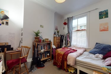 3 bed house, Graces Road, Camberwell, London, SE58PF - Image 2