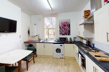 3 bed flat, Vestry Road, Camberwell, London, SE58PG - Image 4