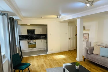 1 bed flat, 123 Queens Rd, Southwark, London, SE152EZ - Image 1