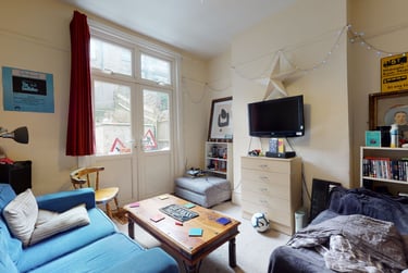 6 bed house, Sandrock Road, New Cross, London, SE137TP - Image 1