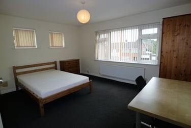 3 bed flat, Shaftesbury Road, St Stephens, Canterbury, CT27LF - Image 3