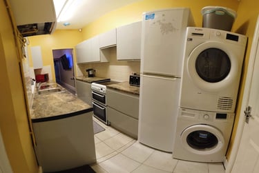 4 bed house, Guildford Street, Shelton, Stoke, ST42EP - Image 12