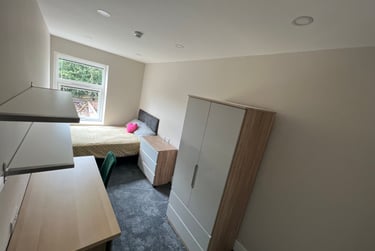 6 bed house, Thornton Road, Shelton, Stoke, ST42BD - Image 12