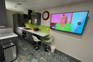 6 bed house, Thornton Road, Shelton, Stoke, ST42BD - Image 4