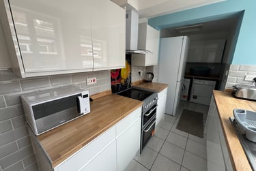 5 bed house, Thornton Road, Shelton, Stoke, ST42BD - Image 4