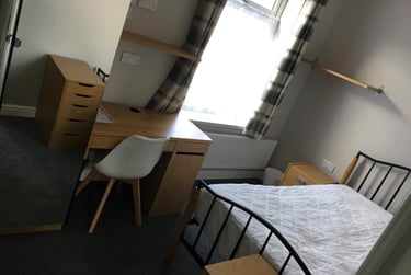 4 bed house, Leek Road, Shelton, Stoke, ST42BW - Image 6