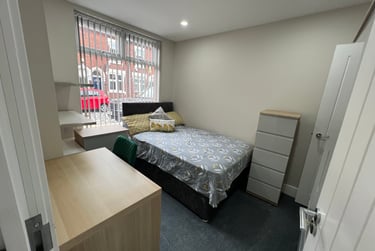 6 bed house, Thornton Road, Shelton, Stoke, ST42BD - Image 7