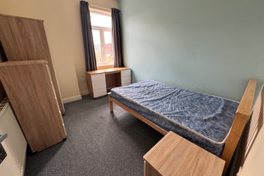 5 bed house, Thornton Road, Shelton, Stoke, ST42BD - Image 7