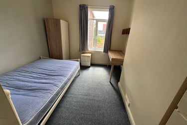 5 bed house, Thornton Road, Shelton, Stoke, ST42BD - Image 8