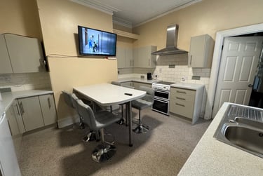 6 bed house, Lonsdale Street, Penkhull, Stoke, ST44DN - Image 9