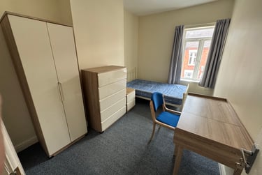 5 bed house, Thornton Road, Shelton, Stoke, ST42BD - Image 9