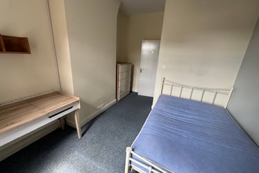 5 bed house, Thornton Road, Shelton, Stoke, ST42BD - Image 10