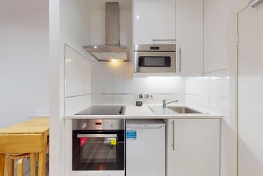 1 bed studio, Blenheim Gardens, Brondesbury Park, London, NW24NS - Image 6