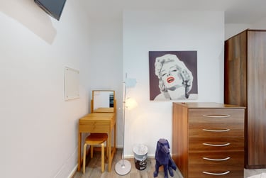 1 bed studio, Blenheim Gardens, Brondesbury Park, London, NW24NS - Image 7