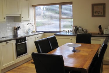 2 bed flat, Burnthouse, City Centre, Falmouth, TR109AS - Image 3