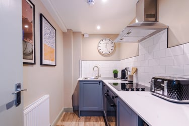 1 bed studio, Consort Terrace, Woodhouse, Leeds, LS31ET - Image 1