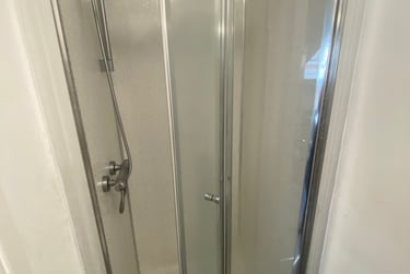 1 bed studio, Birkin Avenue, Hyson Green, Nottingham, NG75AR - Image 5