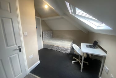 1 bed studio, Birkin Avenue, Hyson Green, Nottingham, NG75AR - Image 6