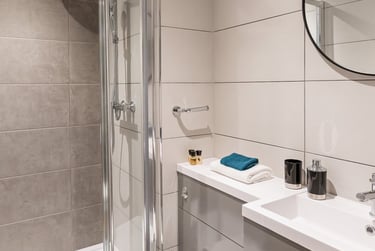 3 bed flat, Cross Street, Green Quarter, Salford, M37EX - Image 5