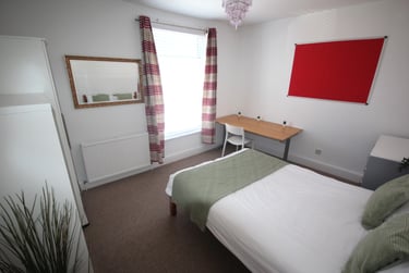 5 bed house, Harold Road (All DOUBLE BEDROOMS), Southsea, Portsmouth, PO40LR - Image 2