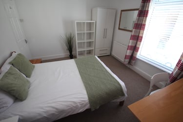 5 bed house, Harold Road (All DOUBLE BEDROOMS), Southsea, Portsmouth, PO40LR - Image 1