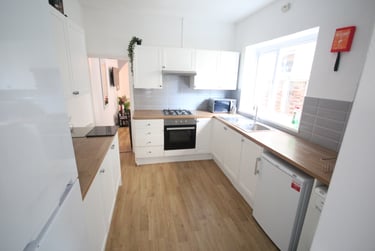 5 bed house, Telephone Road (popular student road), Near university, Portsmouth, PO40AZ - Image 3