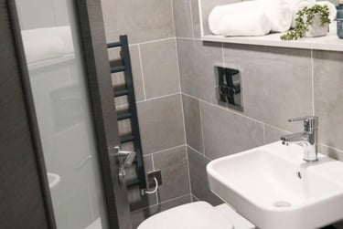 1 bed studio, Oldham Street, City Centre, Liverpool, L12SU - Image 4