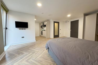 1 bed studio, Oldham Street, City Centre, Liverpool, L12SU - Image 3