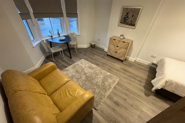 3 bed house, High Street, Longstanton, Cambridge, CB248SD - Image 2