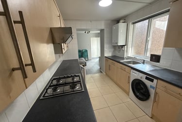 5 bed house, Rhymney Street, Plasnewydd, Cardiff, CF244DL - Image 1