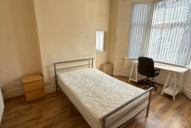 6 bed house, Mackintosh Place, Cathays, Cardiff, CF244RP - Image 5