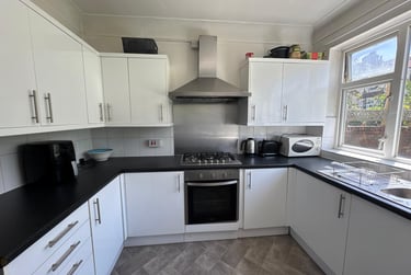 5 bed house, Brentry Road, Stapleton, Bristol, BS162AB - Image 1