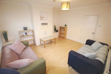 4 bed house, Newland Street West, West End, Lincoln, LN11PH - Image 1