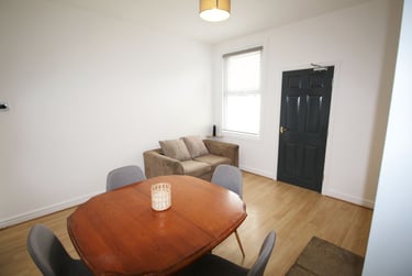 4 bed house, Canwick Road, City Centre, Lincoln, LN58HE - Image 2