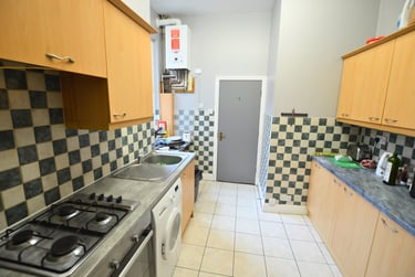 5 bed flat, Kensington Terrace, Hyde Park, Leeds, LS61BE - Image 3