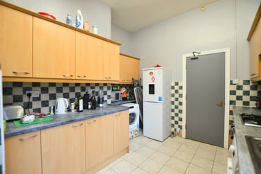 5 bed flat, Kensington Terrace, Hyde Park, Leeds, LS61BE - Image 2