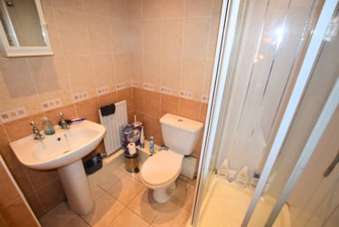 5 bed flat, Kensington Terrace, Hyde Park, Leeds, LS61BE - Image 9
