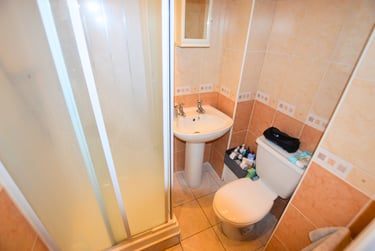 5 bed flat, Kensington Terrace, Hyde Park, Leeds, LS61BE - Image 12