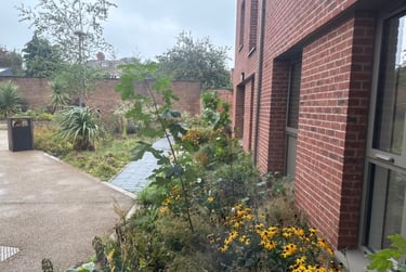 1 bed flat, Fulford Road, Grange Garth, York, YO104EA - Image 2