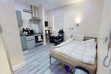 1 bed studio, Constance Road, Balsall Heath, Birmingham, B57RB - Image 1