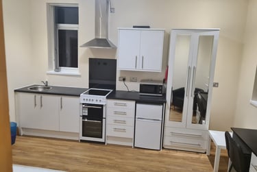1 bed studio, Raglan Road, Edgbaston, Birmingham, B57RA - Image 2
