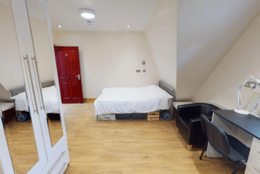 1 bed studio, Raglan Road, Edgbaston, Birmingham, B57RA - Image 2