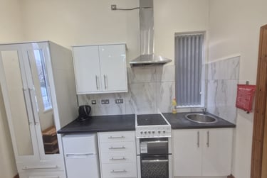 1 bed studio, Raglan Road, Edgbaston, Birmingham, B57RA - Image 2