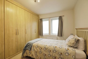 2 bed flat, Olympian Court, Layerthorpe, York, YO103UE - Image 4