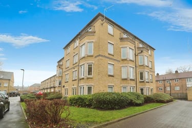 2 bed flat, Olympian Court, Layerthorpe, York, YO103UE - Image 12