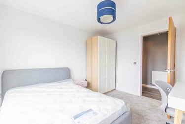 2 bed flat, Olympian Court, Layerthorpe, York, YO103UA - Image 10