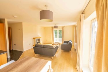 2 bed flat, Olympian Court, Layerthorpe, York, YO103UD - Image 5