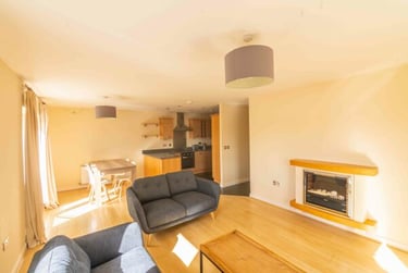 2 bed flat, Olympian Court, Layerthorpe, York, YO103UD - Image 6